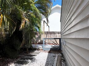 201 Nottingham Blvd, West Palm Beach FL 33405