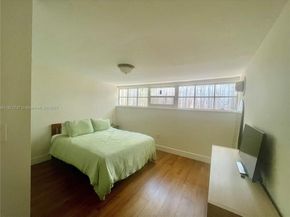 2985 Aviation Ave, Miami FL 33133