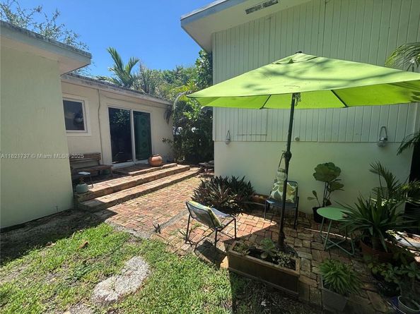 2985 Aviation Ave, Miami FL 33133