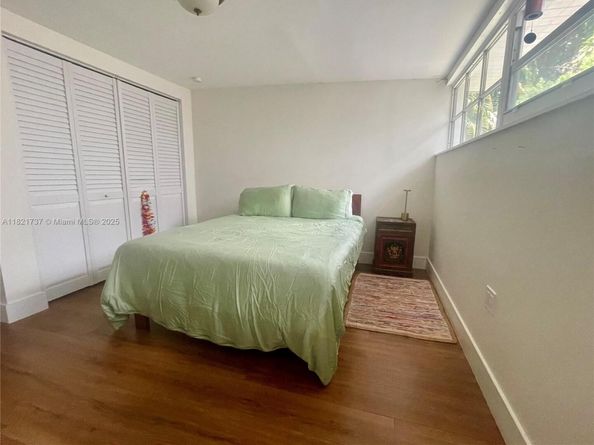 2985 Aviation Ave, Miami FL 33133