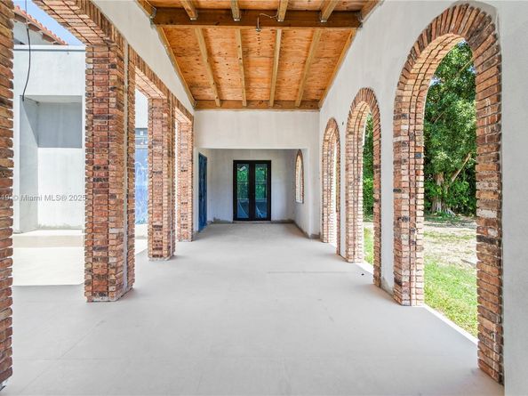 6460 SW 94th St, Pinecrest FL 33156