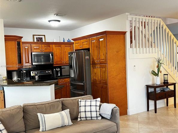 3730 SW 69th Ave 3730, Miami FL 33155