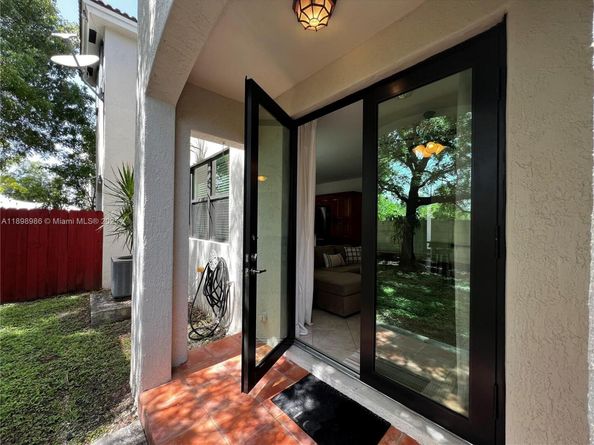 3730 SW 69th Ave 3730, Miami FL 33155