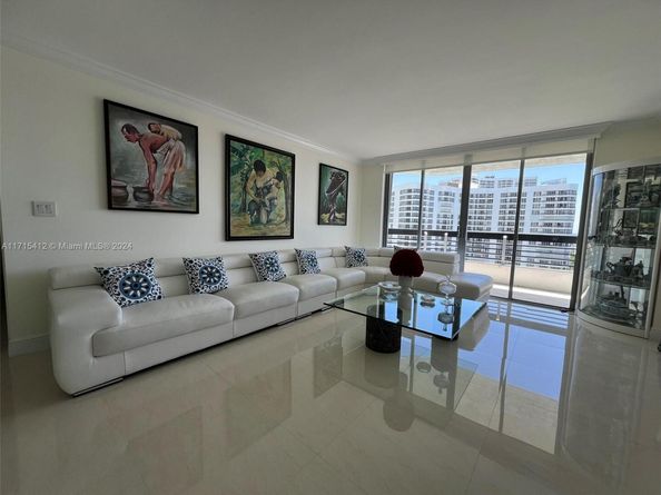 3530 Mystic Pointe Dr 1215, Aventura FL 33180