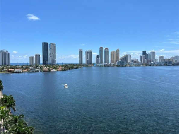 3530 Mystic Pointe Dr 1215, Aventura FL 33180