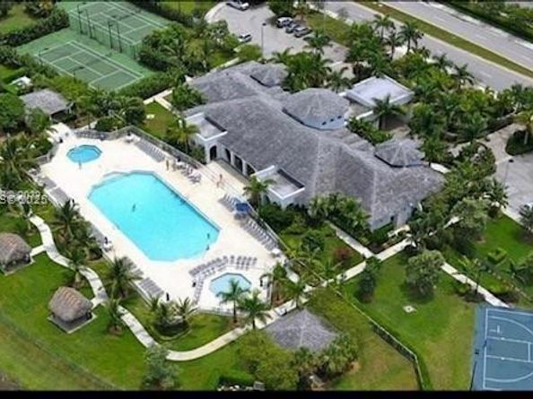 8330 NW 107th Pl 721, Doral FL 33178