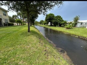 3 Largo Way, Boynton Beach FL 33426