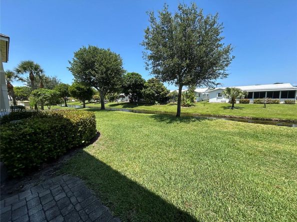 3 Largo Way, Boynton Beach FL 33426