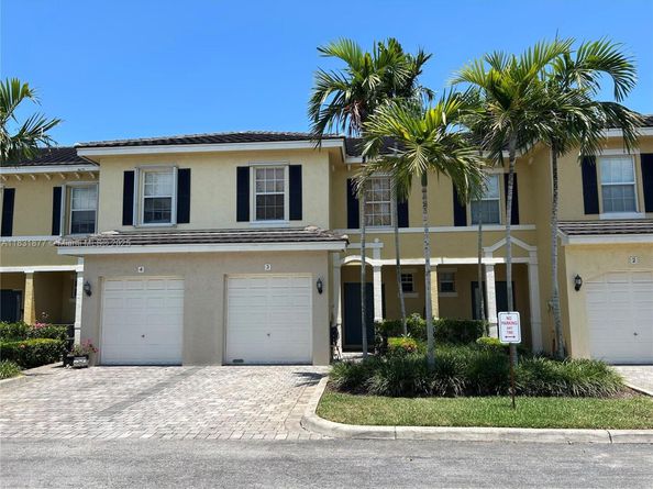 3 Largo Way, Boynton Beach FL 33426