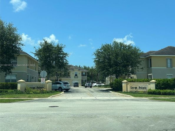 3 Largo Way, Boynton Beach FL 33426
