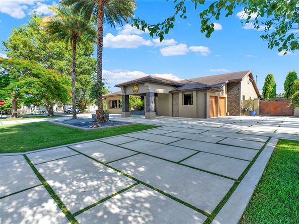 12302 SW 99th St, Miami FL 33186