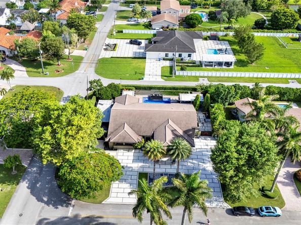 12302 SW 99th St, Miami FL 33186
