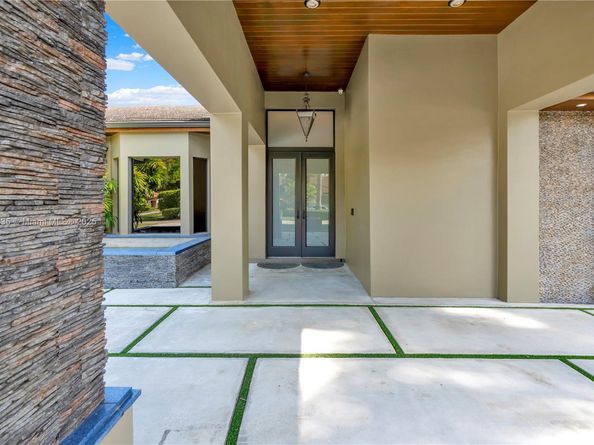 12302 SW 99th St, Miami FL 33186