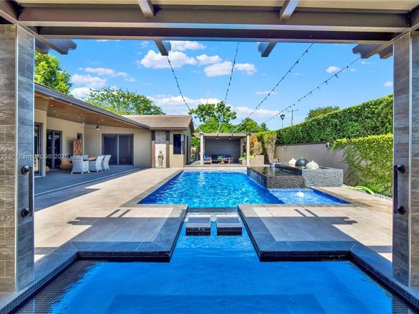 12302 SW 99th St, Miami FL 33186