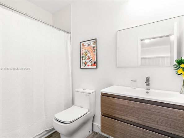 1123 NE 23rd Ter, Pompano Beach FL 33062