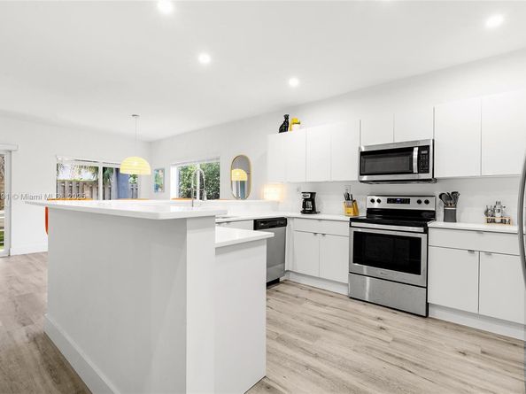 1123 NE 23rd Ter, Pompano Beach FL 33062