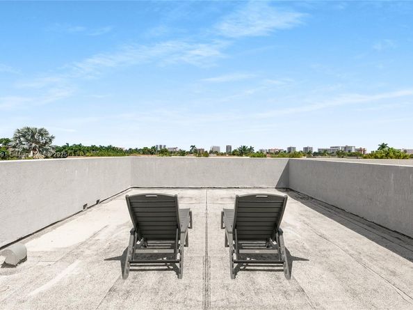 1123 NE 23rd Ter, Pompano Beach FL 33062