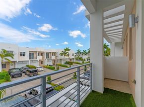 7234 NW 103rd Path, Doral FL 33178