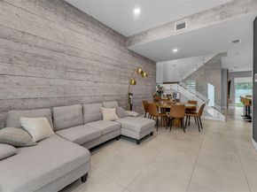 7234 NW 103rd Path, Doral FL 33178