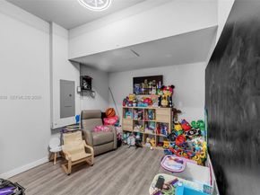 7234 NW 103rd Path, Doral FL 33178