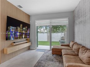 7234 NW 103rd Path, Doral FL 33178