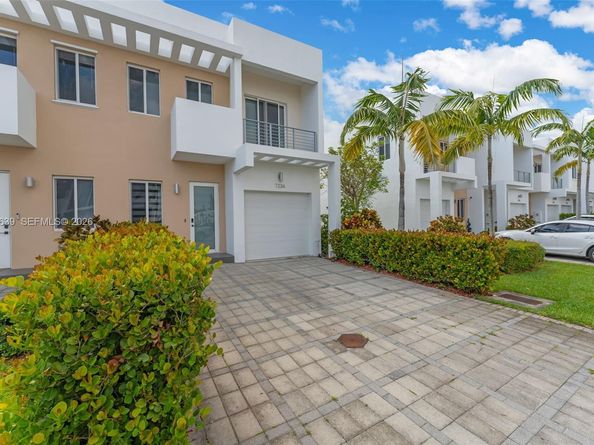 7234 NW 103rd Path, Doral FL 33178