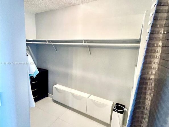 200 Diplomat Pkwy 721, Hallandale Beach FL 33009