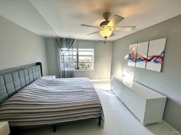 200 Diplomat Pkwy 721, Hallandale Beach FL 33009