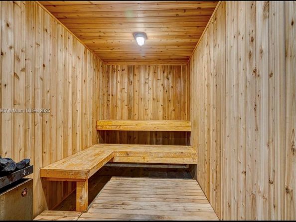 200 Diplomat Pkwy 721, Hallandale Beach FL 33009