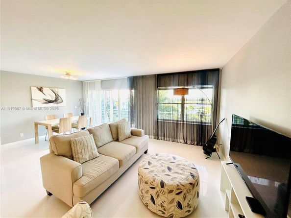 200 Diplomat Pkwy 721, Hallandale Beach FL 33009