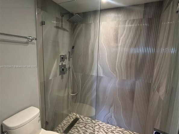 200 Diplomat Pkwy 721, Hallandale Beach FL 33009