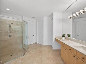 1396 Victoria Isle Dr, Weston FL 33327