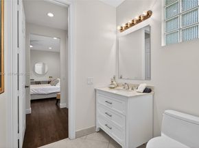 1396 Victoria Isle Dr, Weston FL 33327