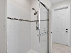 1396 Victoria Isle Dr, Weston FL 33327