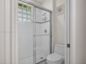 1396 Victoria Isle Dr, Weston FL 33327