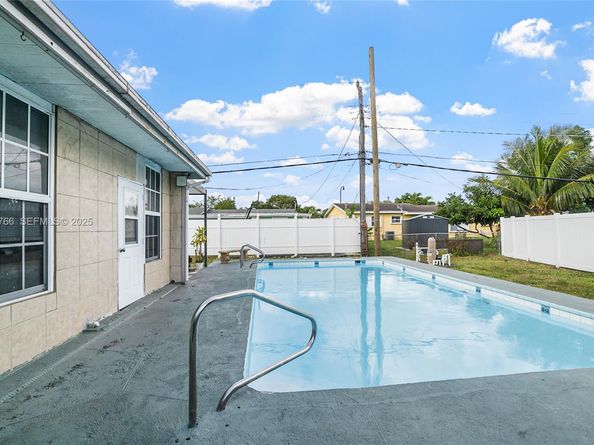 19740 NW 11th Ct, Miami Gardens FL 33169