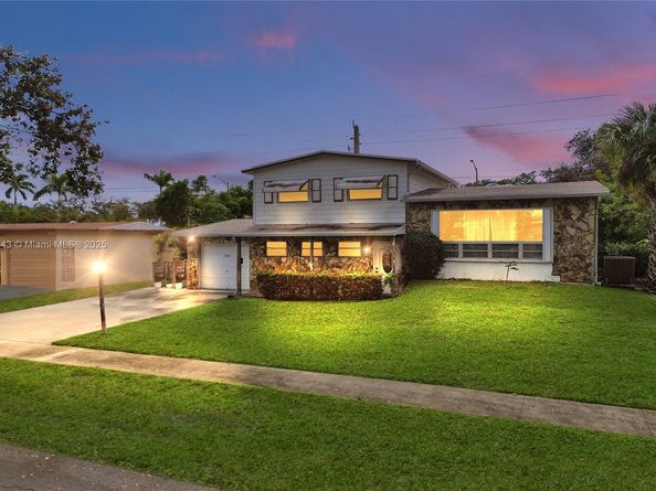 7270 NW 1st St, Pembroke Pines FL 33024