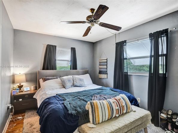 7270 NW 1st St, Pembroke Pines FL 33024