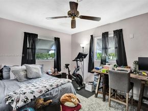 7270 NW 1st St, Pembroke Pines FL 33024