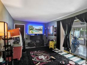 7270 NW 1st St, Pembroke Pines FL 33024