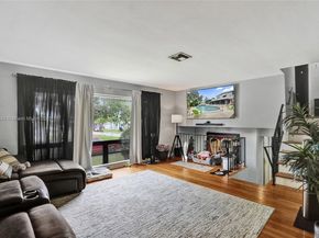 7270 NW 1st St, Pembroke Pines FL 33024