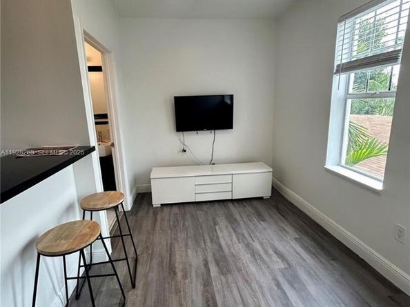 1244 Pennsylvania Ave 305, Miami Beach FL 33139