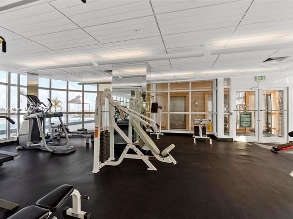 218 SE 14th St 1003, Miami FL 33131