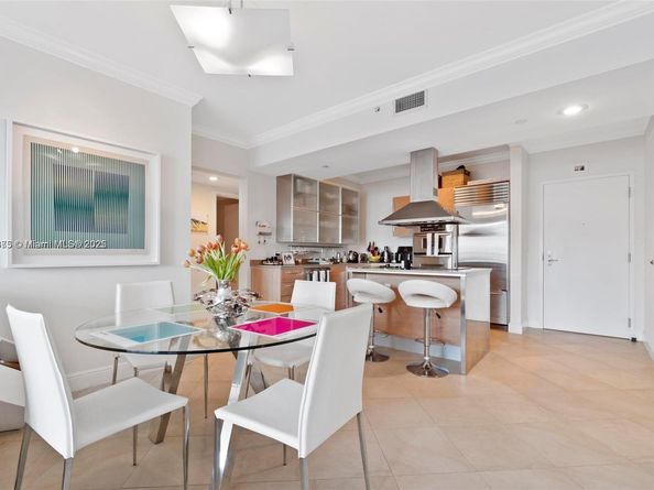 218 SE 14th St 1003, Miami FL 33131