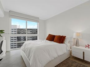 218 SE 14th St 1003, Miami FL 33131