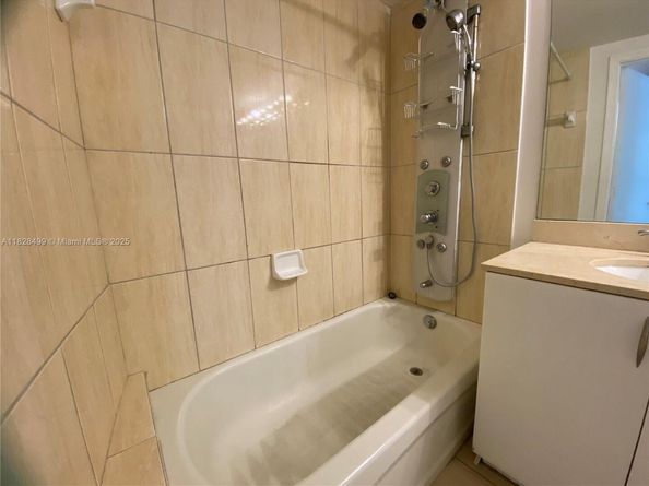 1750 N Bayshore Dr 2707, Miami FL 33132