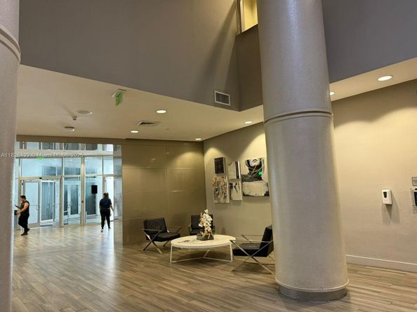 1750 N Bayshore Dr 2707, Miami FL 33132