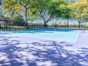 110 Lake Emerald Dr 403, Oakland Park FL 33309