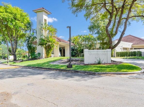 110 Lake Emerald Dr 403, Oakland Park FL 33309