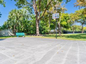 110 Lake Emerald Dr 403, Oakland Park FL 33309